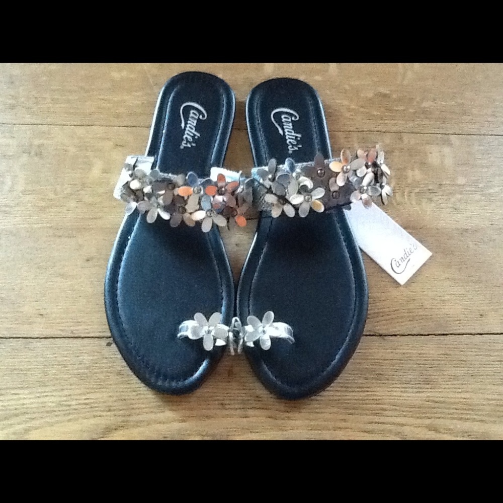❤️❤️NWT Candie's Silver Flower Flip Flops Sz M 7-8